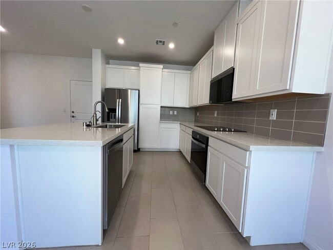 Photo - 230 Wewatta Ave