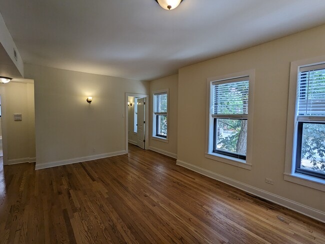 Photo - 4036 N Ashland Ave Unidad 4034-E1