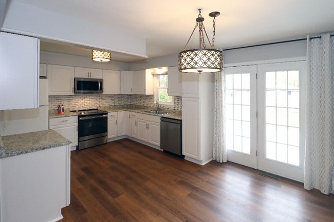 Photo - 106 N 1st St