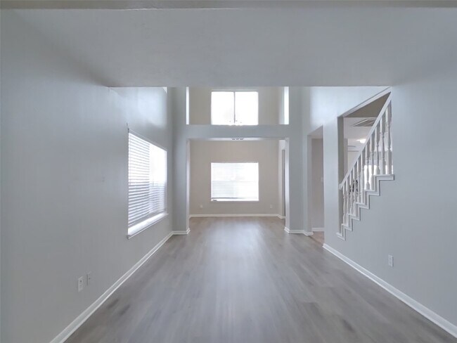 Photo - 14907 Englebrook Dr