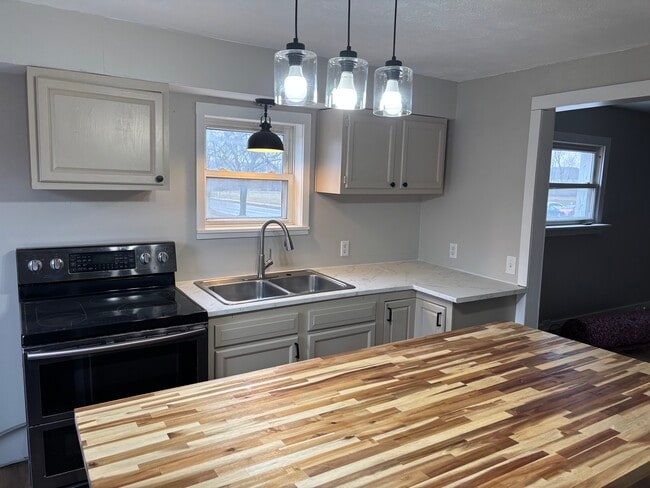 Photo - 668 Sullivan St Unidad A