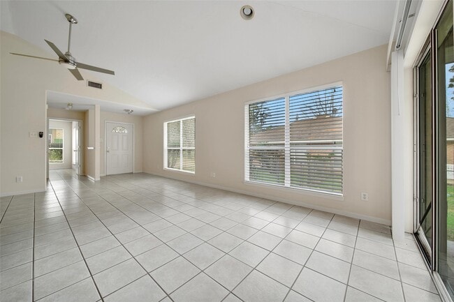 Photo - 206 Graham Rd