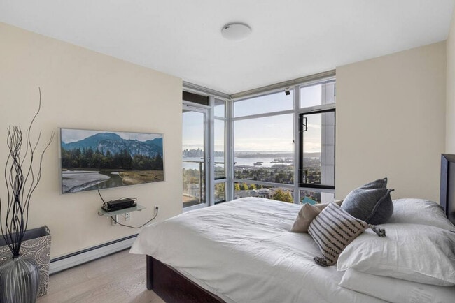 Photo - 158 13th St E Unit ID1051830P