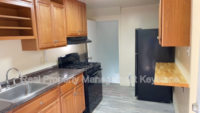 Photo - 305 Greenlee Rd
