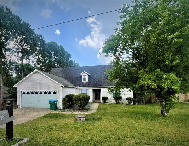 Photo - 421 Juniper Dr