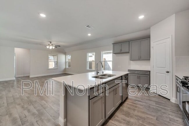 Photo - 309 Amenduni Ln