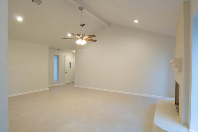 Building Photo - 13111 Campos Dr Rental
