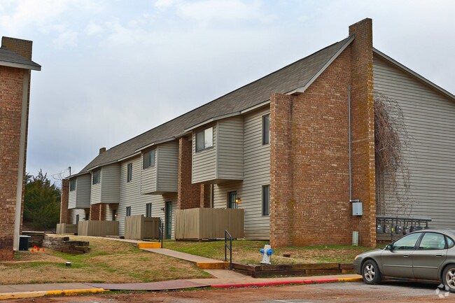 Photo - Garland Square of Stroud
