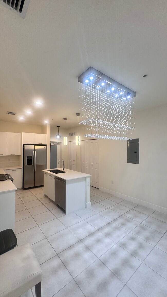 Building Photo - 8001 NW 41st St Unit 404 Rental