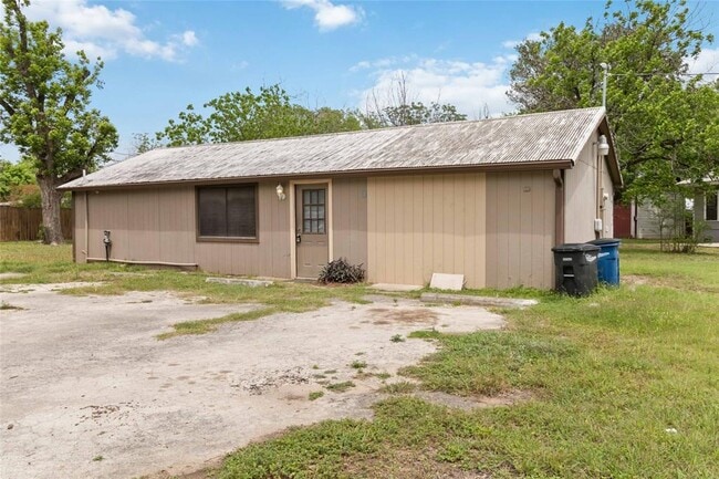 Photo - 1020 Oasis St