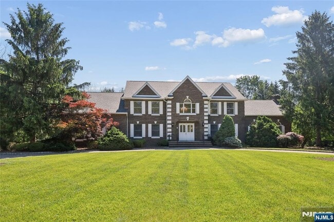 Building Photo - 2 W Saddle River Rd