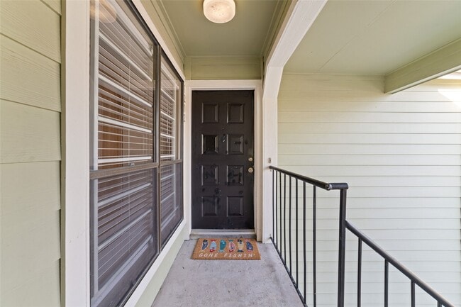 Building Photo - 6602 Harbor Town Dr Unit 1202