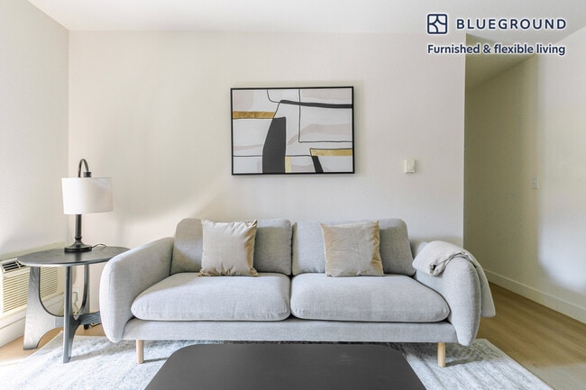 Photo - 1600 Villa St Unidad FL2-ID2075