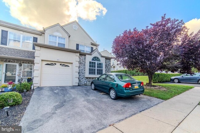 Building Photo - 651 Fawn Cir