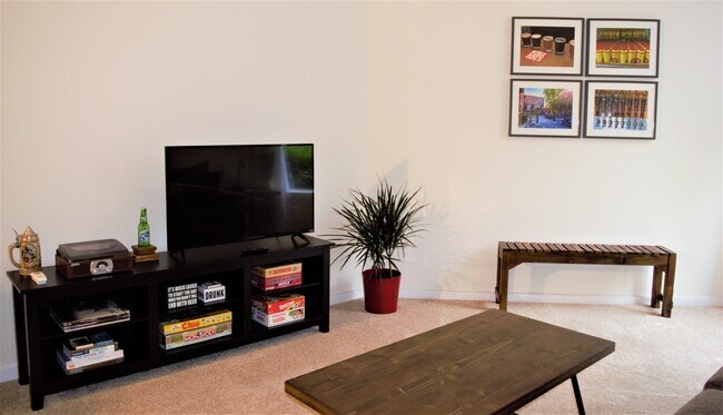43" Smart TV (includes 40+ channels over digital antenna, note: no cable)