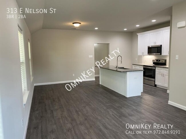 Photo - 313 E Nelson St
