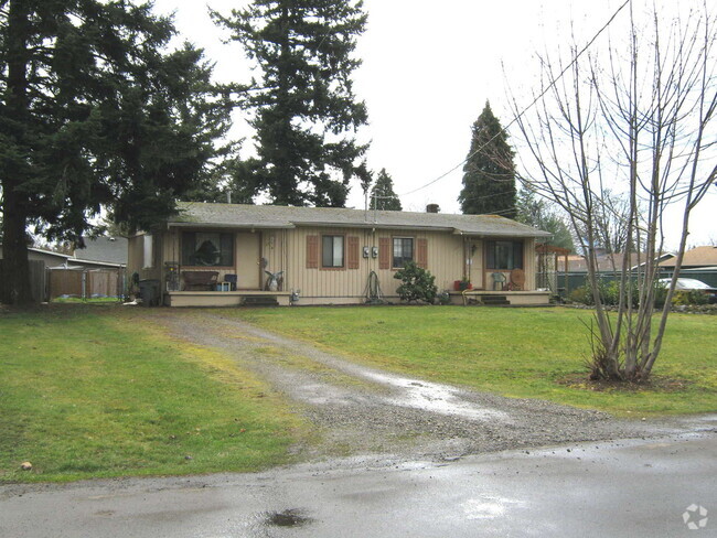 Building Photo - 1 Bedroom Duplex Rental