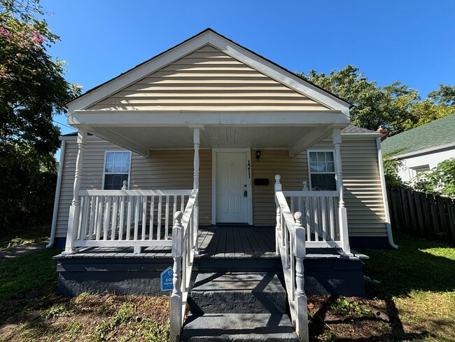 Building Photo - 1211 26th St