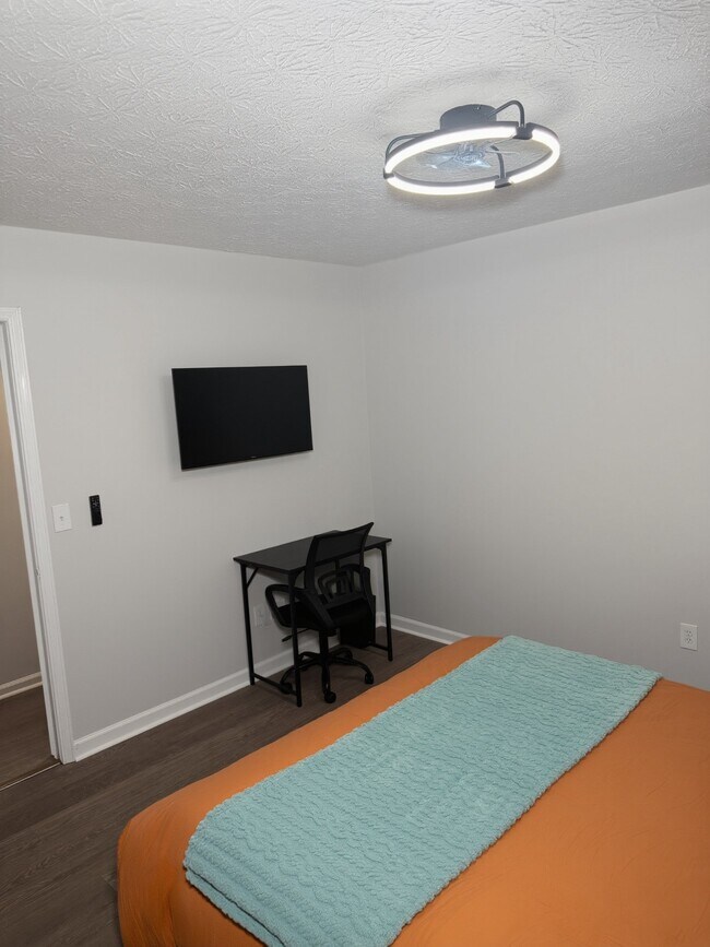Photo - 8918 Habersham Dr