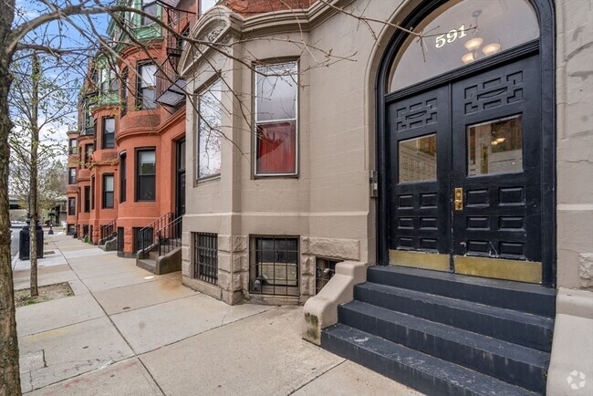 Building Photo - 591 Beacon St Unit 3 Rental