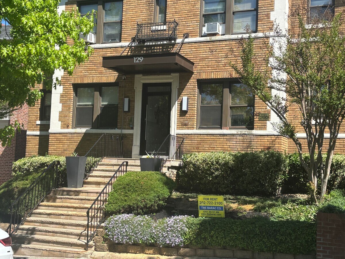 Photo - 129 WEBSTER ST NW
