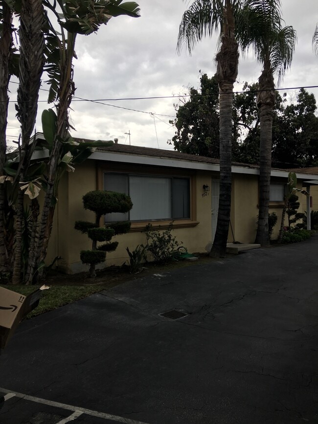 Photo - 9550 Cortada St