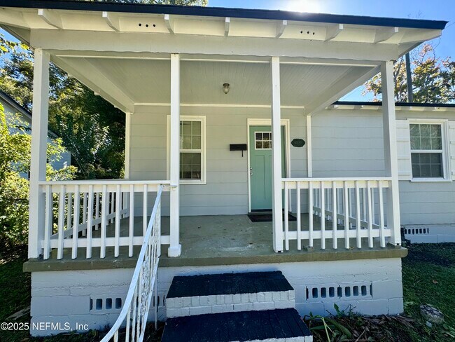 Photo - 4820 Headley Terrace