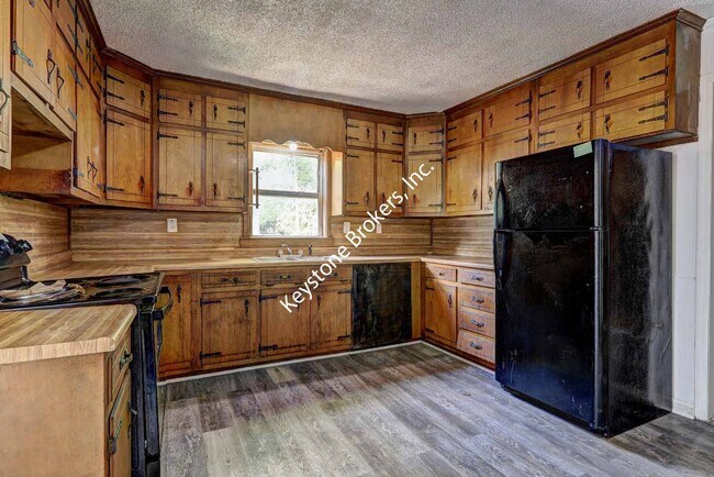 Photo - 509 Lynmore Cir