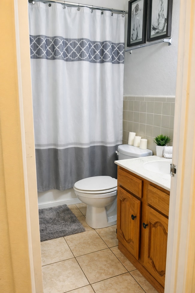 Photo - 219 W 4th St