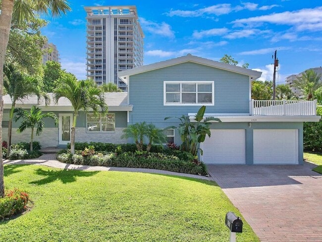 Building Photo - 1310 Manor Dr