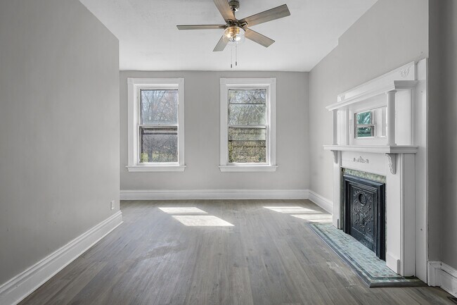 Photo - 2011 Lynch St Unit 2011 A