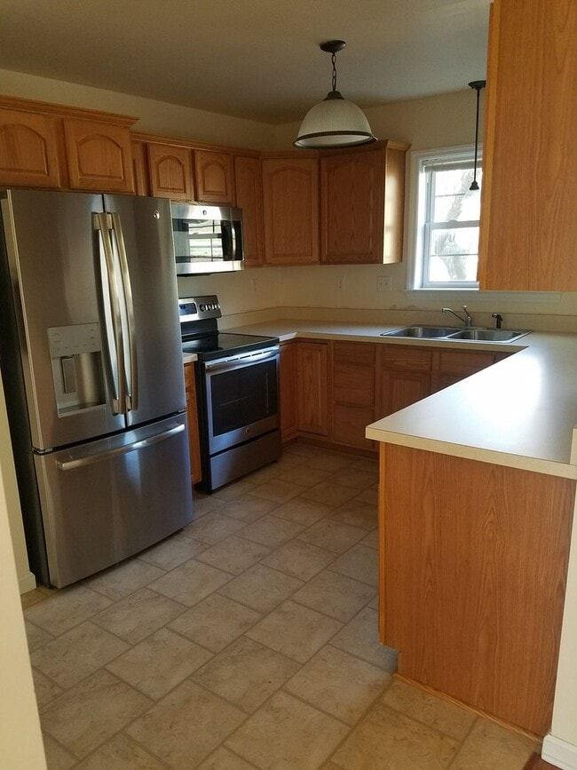 Photo - 211 Amblewood Way