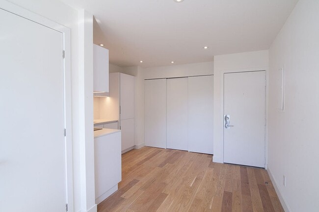 Photo - 25 Av des Pins O Unité 543