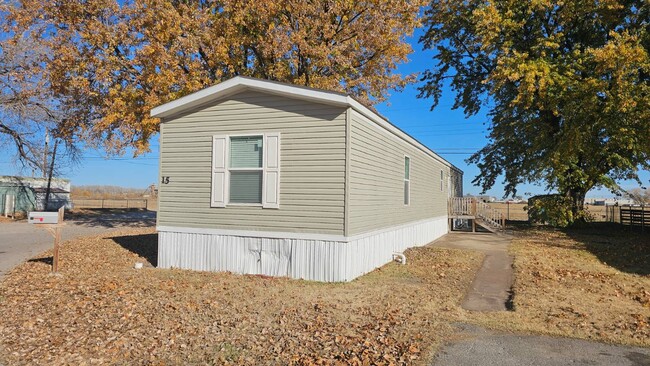 Photo - 2201 S Anna St