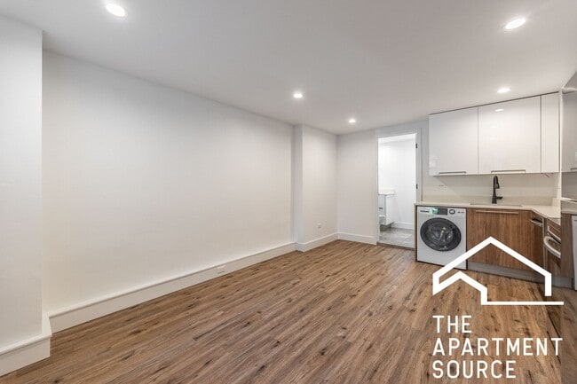 Photo - 941 W Carmen Ave Unit 001