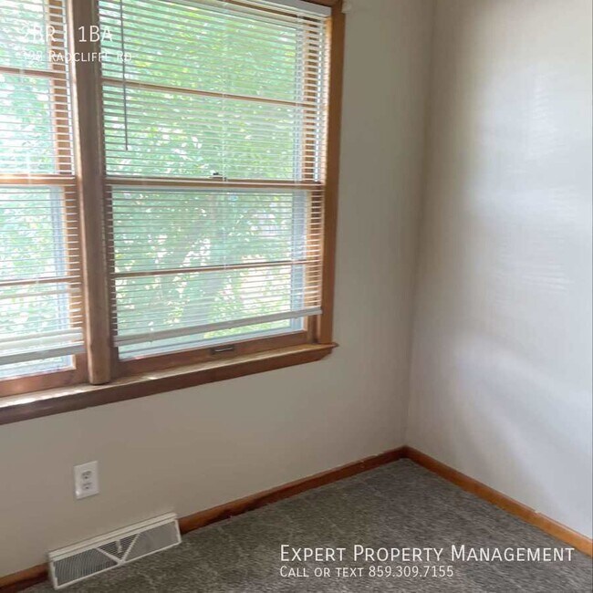 Photo - 398 Radcliffe Rd