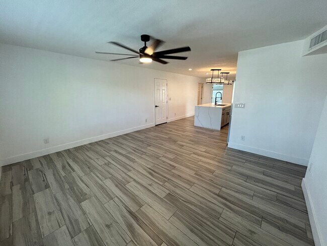 Photo - 3507 E Claire Dr
