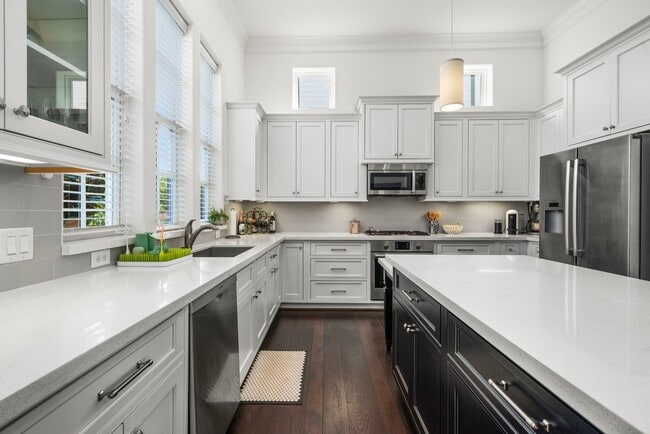 Photo - 816 Ennis St