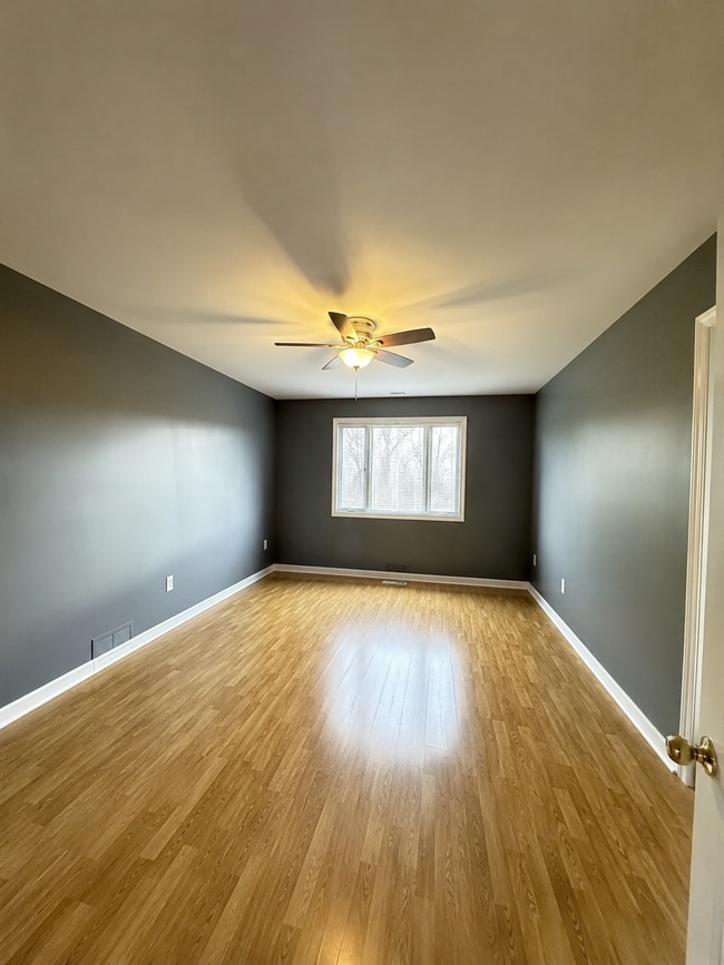 Photo - 102 Mill St