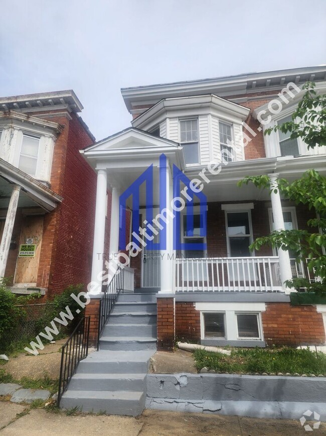 Building Photo - Spacious 4 Bedroom 2.5 Bath House in West ...