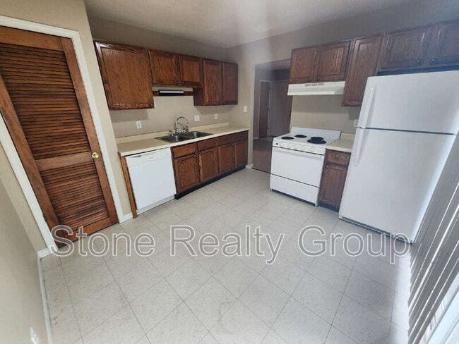 Photo - 2460 E Clayton Dr