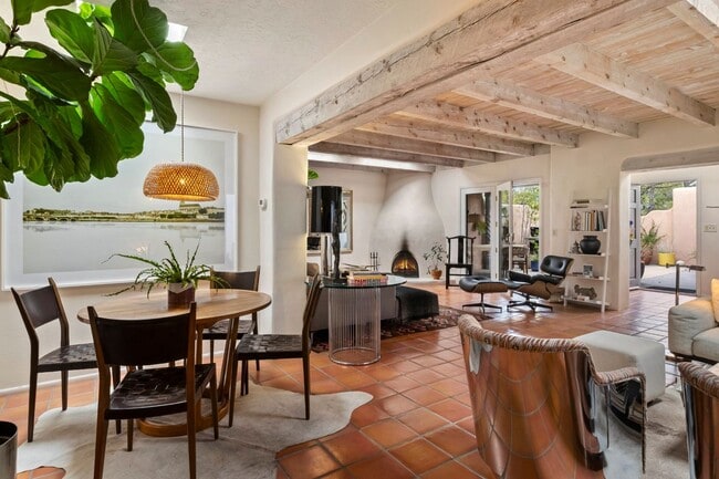 Photo - 303 Calle Loma Norte