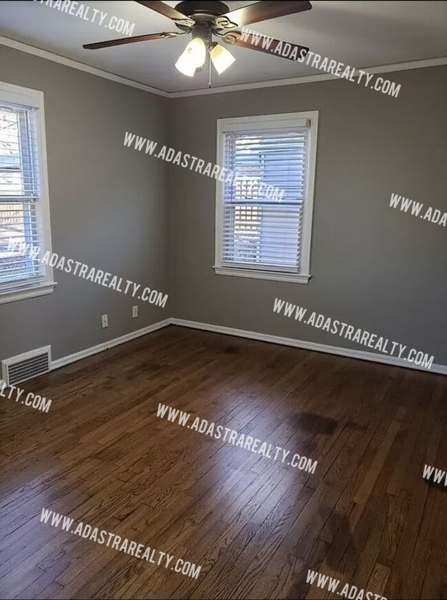 Photo - GORGEOUS 3 Bed 2 Bath House in Merriam-Ava...