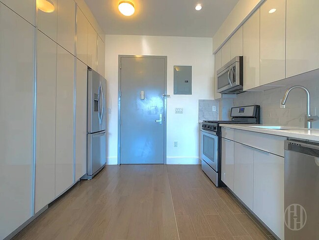 Photo - 399 E 8th St Unidad 6-C