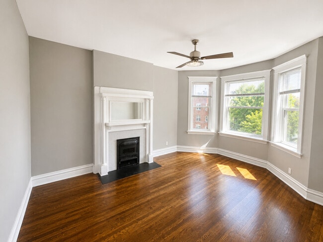 Photo - 6110 S Ingleside Ave Unit 3N