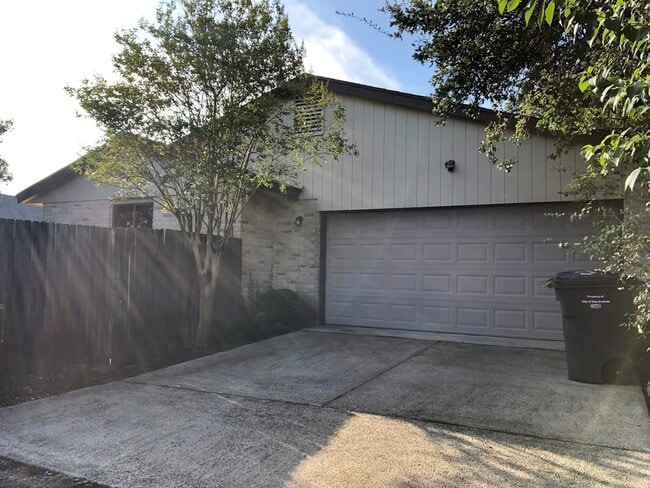 4305 Center Oak Wds