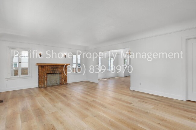 Photo - 533 N Windsor Blvd Unit 533 N. Windsor