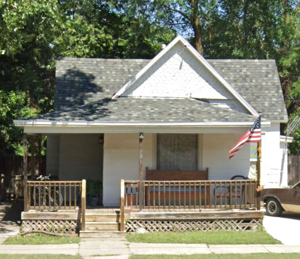 120 S Main St, Newton Rental House Rental in Newton, KS