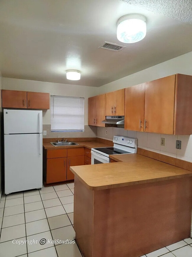 Photo - 800 NE 14th St Apartments Unit 0