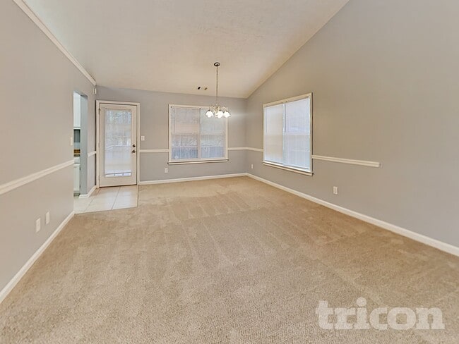 Photo - 641 Delay Way